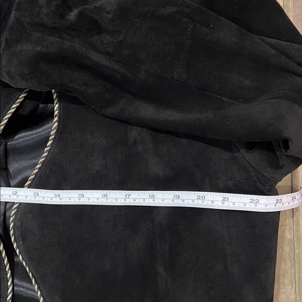 Danier Black Suede Bolero Jacket w/Trim Detail 💕 - Picture 7 of 8
